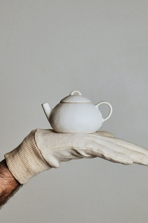 MA 10 — White Round Teapot